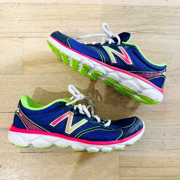 New Balance Shoes Women's  size 6 690 - Picture 4 of 6